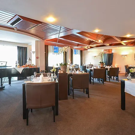 Fletcher Bosrijk فندق 4*